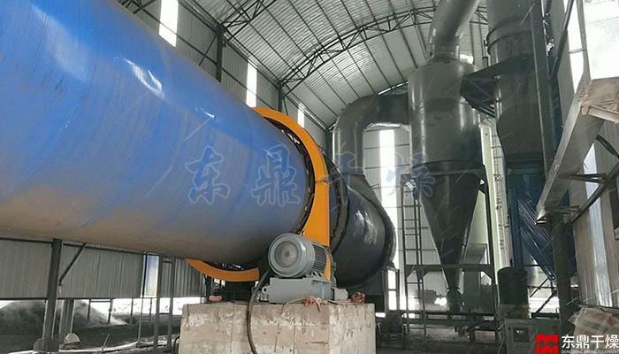 啤酒廠、酒廠在生產(chǎn)過程中會產(chǎn)生大量麥糟，新鮮麥糟含水量高達(dá)75%以上，堆積易腐敗發(fā)臭，不僅污染環(huán)境，還浪費了其中豐富的營養(yǎng)資源。如何高效處理麥糟并實現(xiàn)資源化利用，成為眾多企業(yè)的難題。這款麥糟專用烘干機